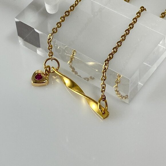 Gold Plated Stainless Steel Twisted Bar and Heart Necklace - Picture 3 of 7